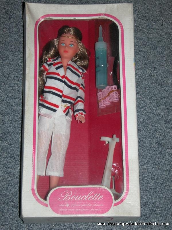 Barbie-poupée avec chaussures et accessoires-Entièrement NEUF dans sa boîte